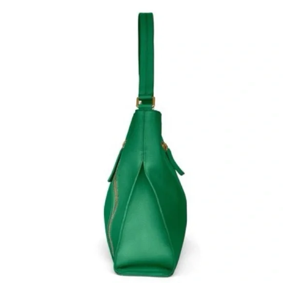 Tote Le Monde Florence Green Pebble
Leather Shoulder Bag ($595 Retail) - Picture 4 of 15